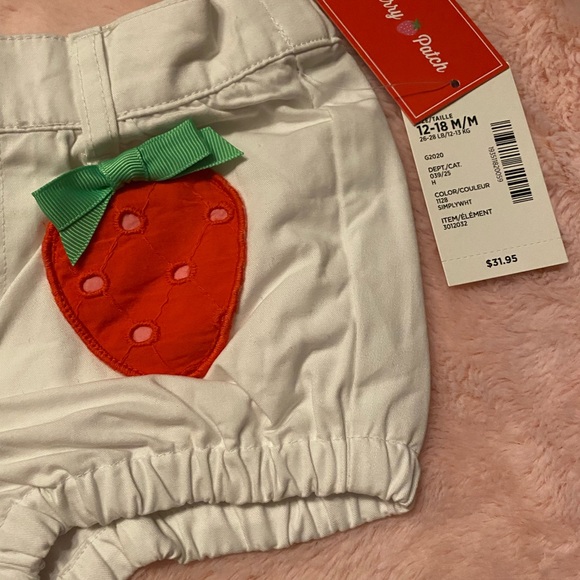 Baby girls Gymboree strawberry 🍓 shorts. NWT. - Picture 3 of 4